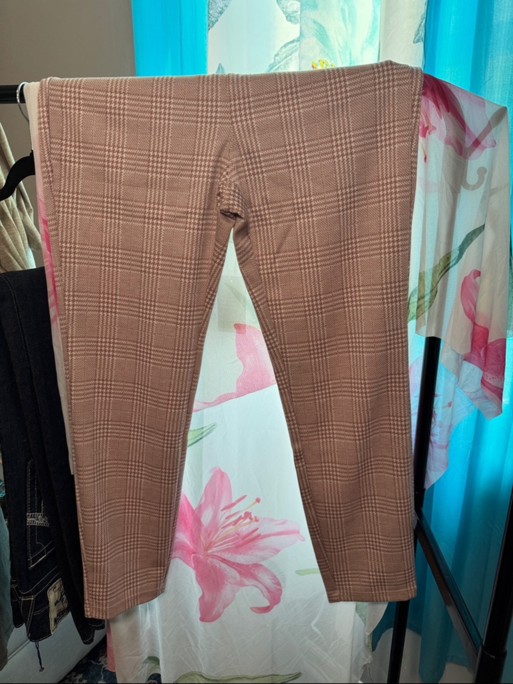 HALARA Dusty Pink and White Plaid Leggings